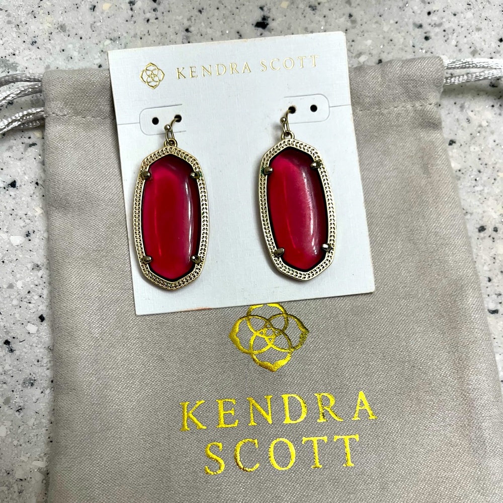 Kendra Scott Elle Earrings.